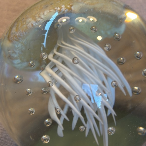 Jelly Fish Art Glass Sculpture Paper Weight - Picture 5 of 9